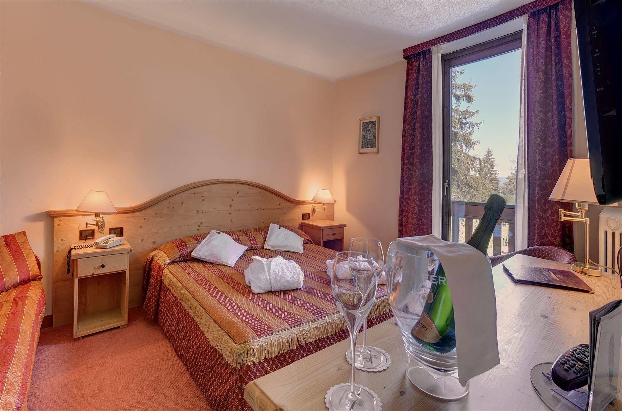 Hotel Caminetto Folgarida Esterno foto